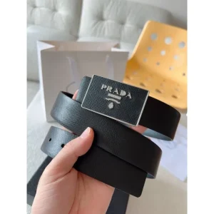 2025SS ベルト PRADA プラダ 洗練された都会派スタイルの決め手 商品画像 1