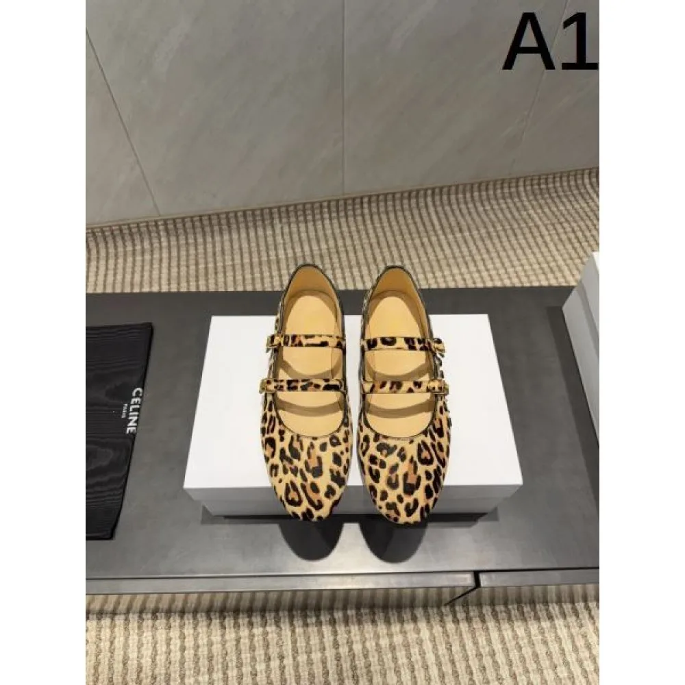 2025FW これ一足で間違いなし CELINE セリーヌ フラットシューズ 商品画像 1