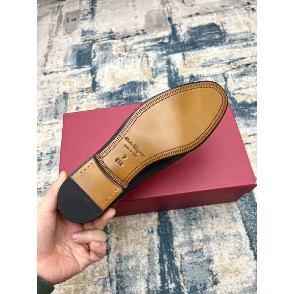 2025秋冬新作 FERRAGAMO サルヴァトーレ フェラガモ メンズ用 ビジネスシューズ トレンド感ある都会的スタイル 商品画像 9