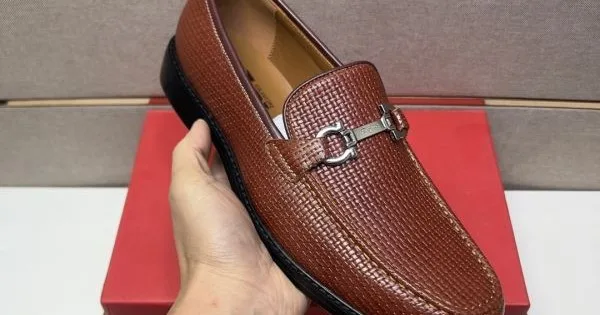 2025秋冬新作 FERRAGAMO サルヴァトーレ フェラガモ メンズ用 ビジネスシューズ セールで手に入る高級靴 商品画像 11