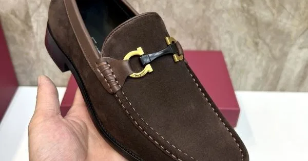 2025秋冬新作 FERRAGAMO サルヴァトーレ フェラガモ メンズ用 ビジネスシューズ 一目惚れ間違いなしの新作 商品画像 11