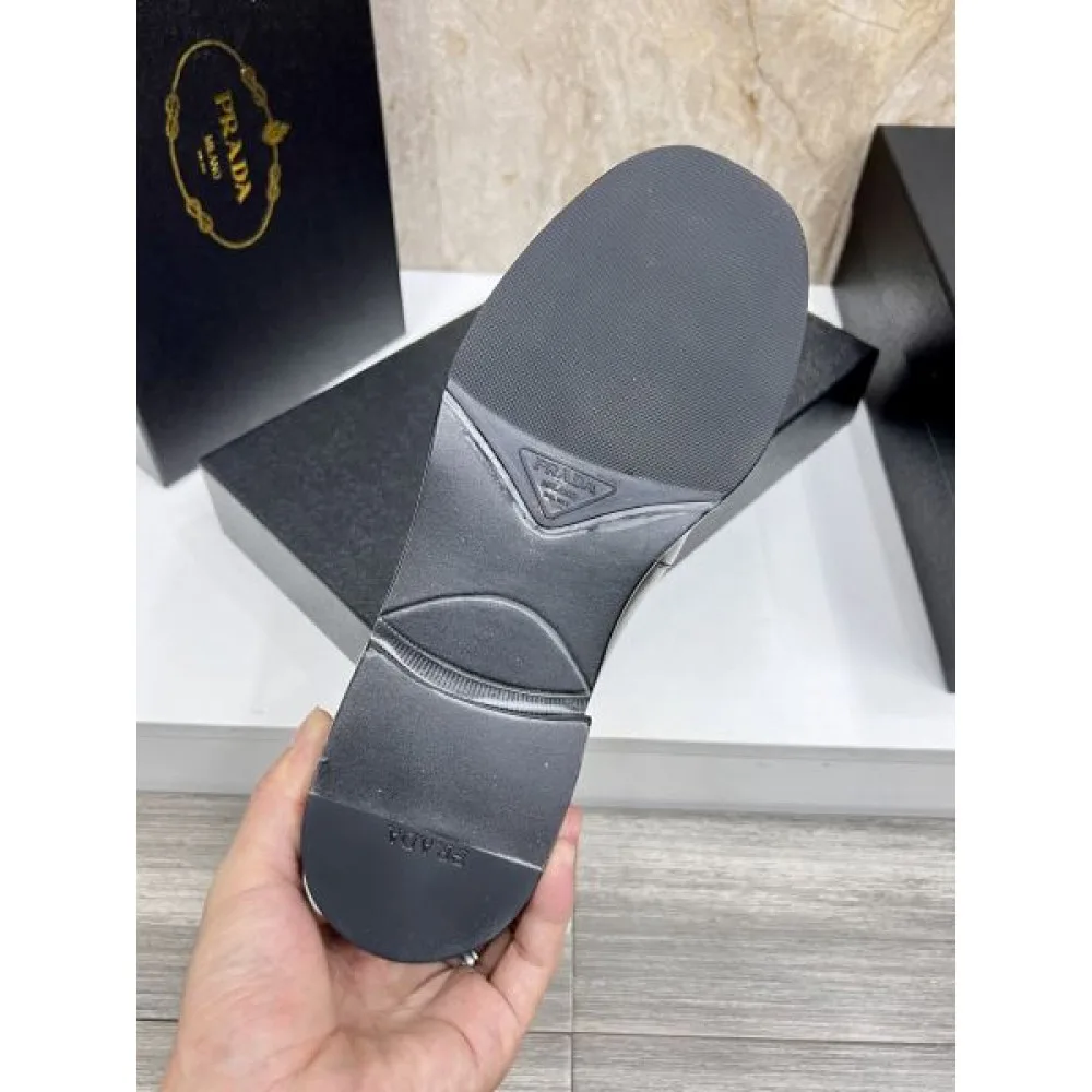 2025秋冬新作 PRADA プラダ メンズ用 ビジネスシューズ VIP価格でお得にGET 商品画像 9