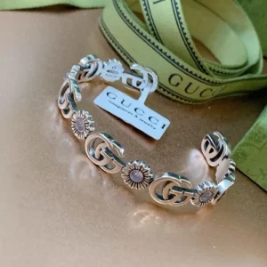 2025SS ブレスレット GUCCI グッチ 人気ロゴモチーフで注目度抜群 商品画像 1