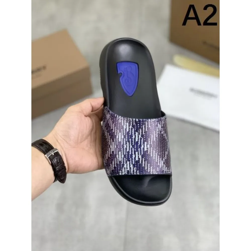 BURBERRY バーバリー 2025SS 先着順早い者勝ち限定 メンズ用 サンダル 商品画像 2