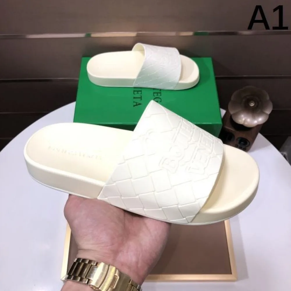 BOTTEGA VENETA ボッテガヴェネタ 2025SS 雑誌掲載 メンズ用 サンダル 商品画像 1