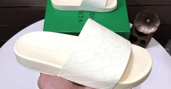 BOTTEGA VENETA ボッテガヴェネタ 2025SS 雑誌掲載 メンズ用 サンダル 商品画像 11