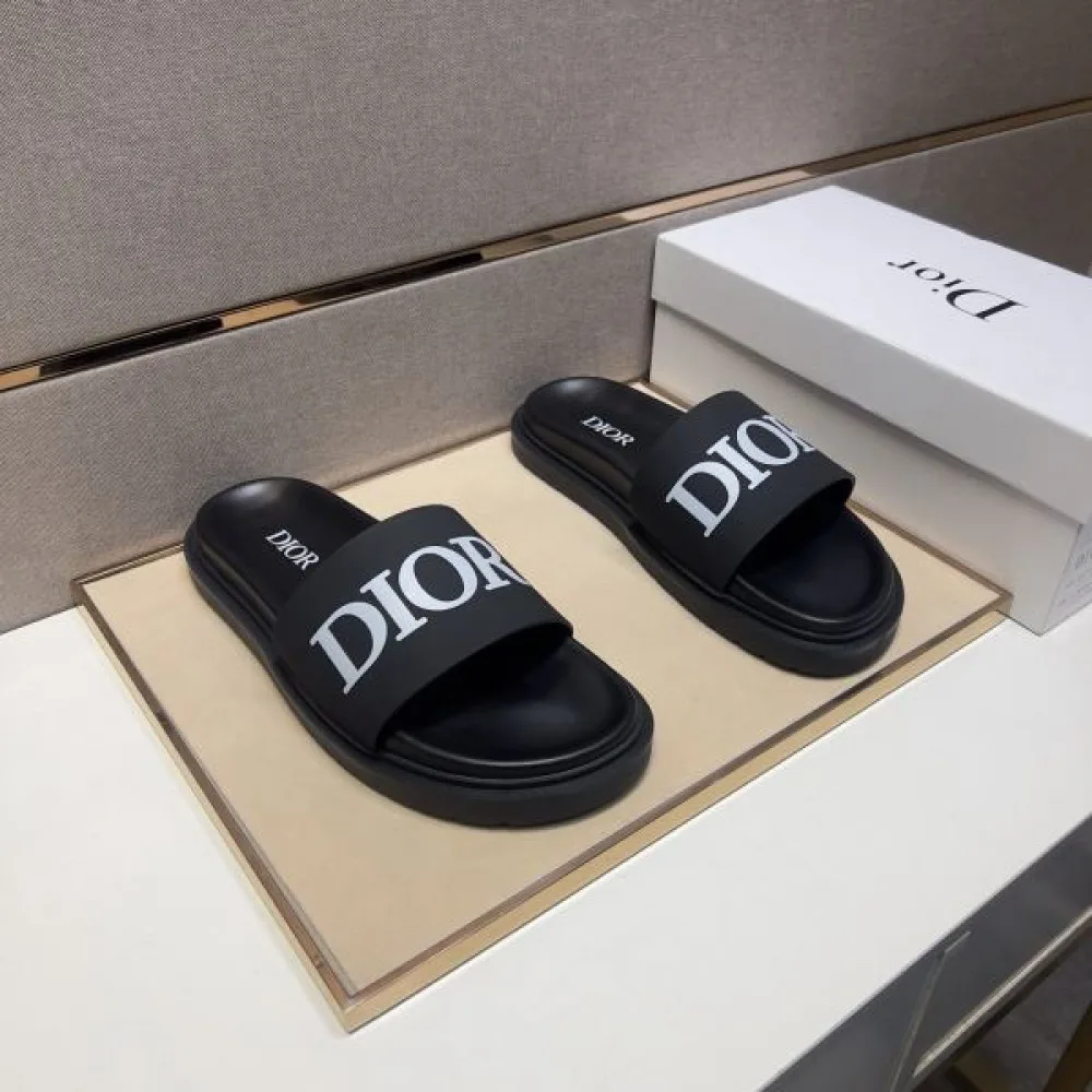DIOR ディオール 2025SS 希少!取り扱い店舗限定 メンズ用 サンダル 商品画像 1
