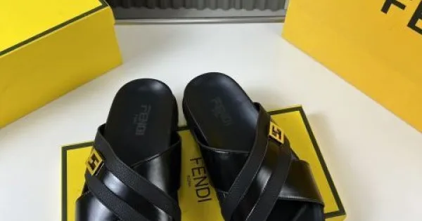 FENDI フェンデイ 2025SS 新作限定めっちゃ綺麗色 メンズ用 サンダル 商品画像 11
