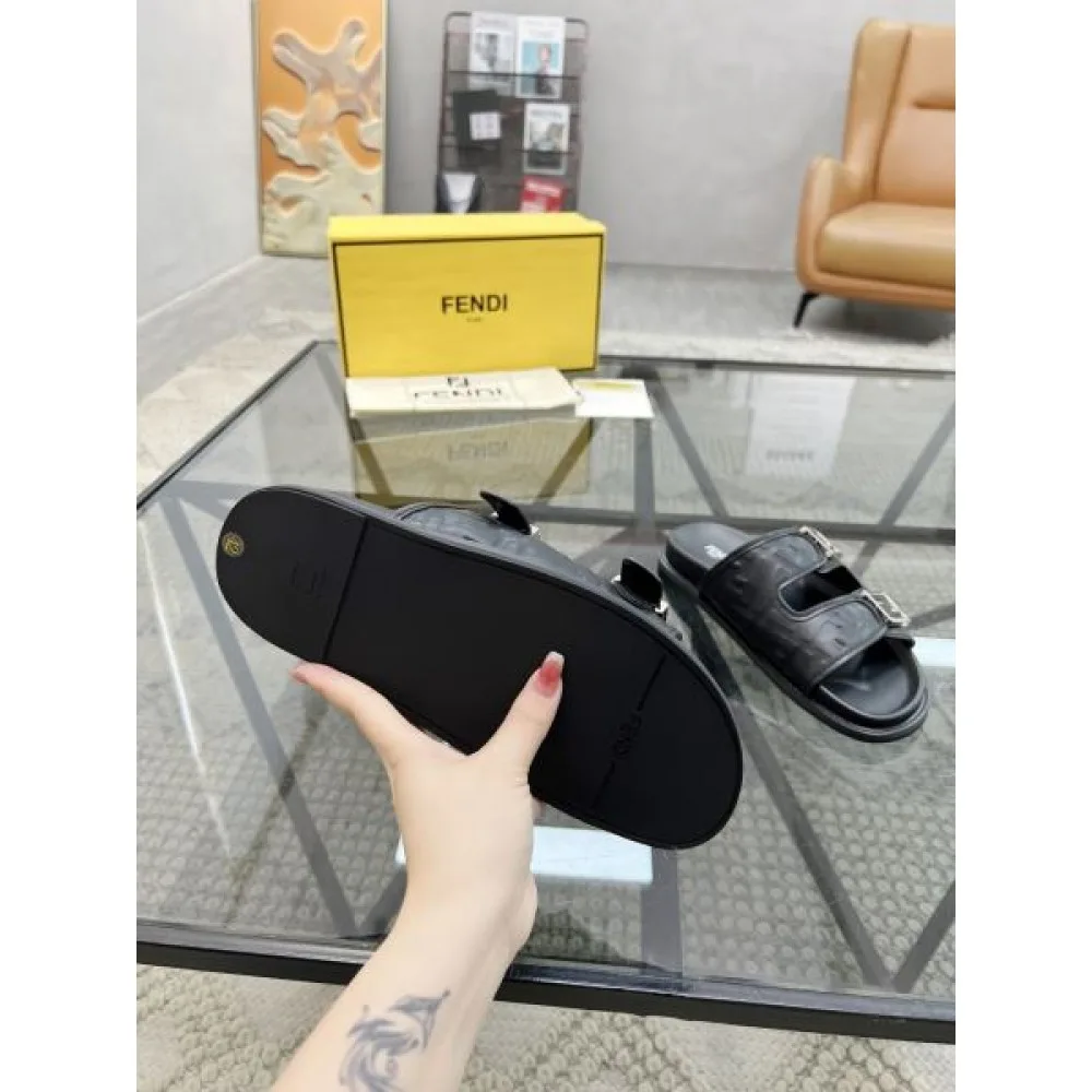 FENDI フェンデイ 2025SS オシャレに見せられます メンズ用 サンダル 商品画像 9
