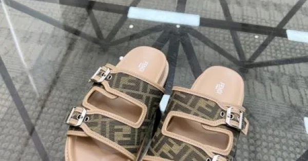 FENDI フェンデイ 2025SS オシャレに見せられます メンズ用 サンダル 商品画像 11