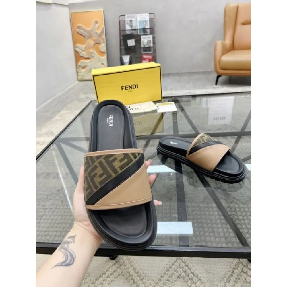 FENDI フェンデイ 2025SS トレンドコーデが楽しめ メンズ用 サンダル 商品画像 9