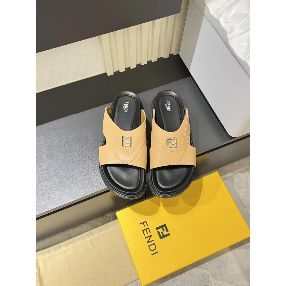 2025SS サンダル FENDI フェンデイ 特に今期の春夏注目 商品画像 3