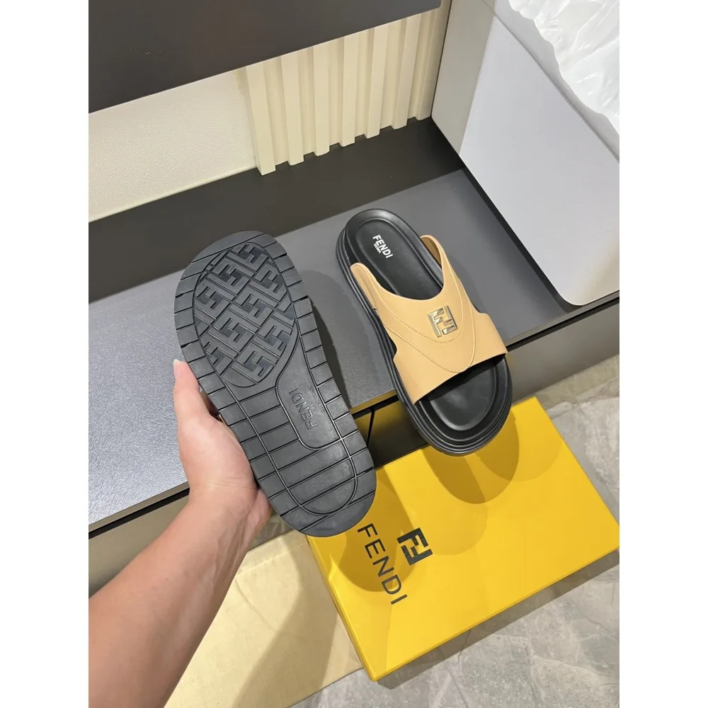 2025SS サンダル FENDI フェンデイ 特に今期の春夏注目 商品画像 9
