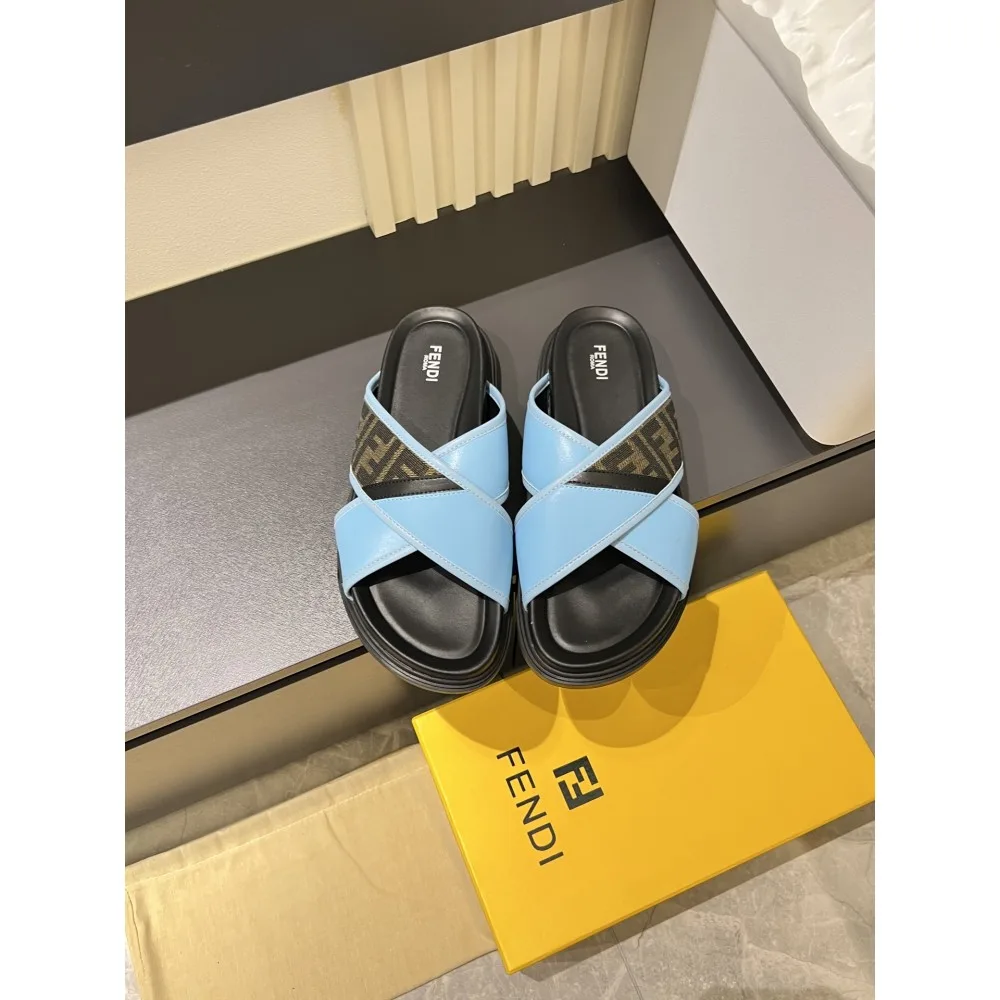 2025SS サンダル FENDI フェンデイ 夏でも快適な着心地 商品画像 6