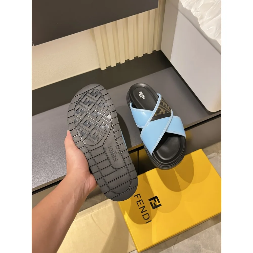 2025SS サンダル FENDI フェンデイ 夏でも快適な着心地 商品画像 9