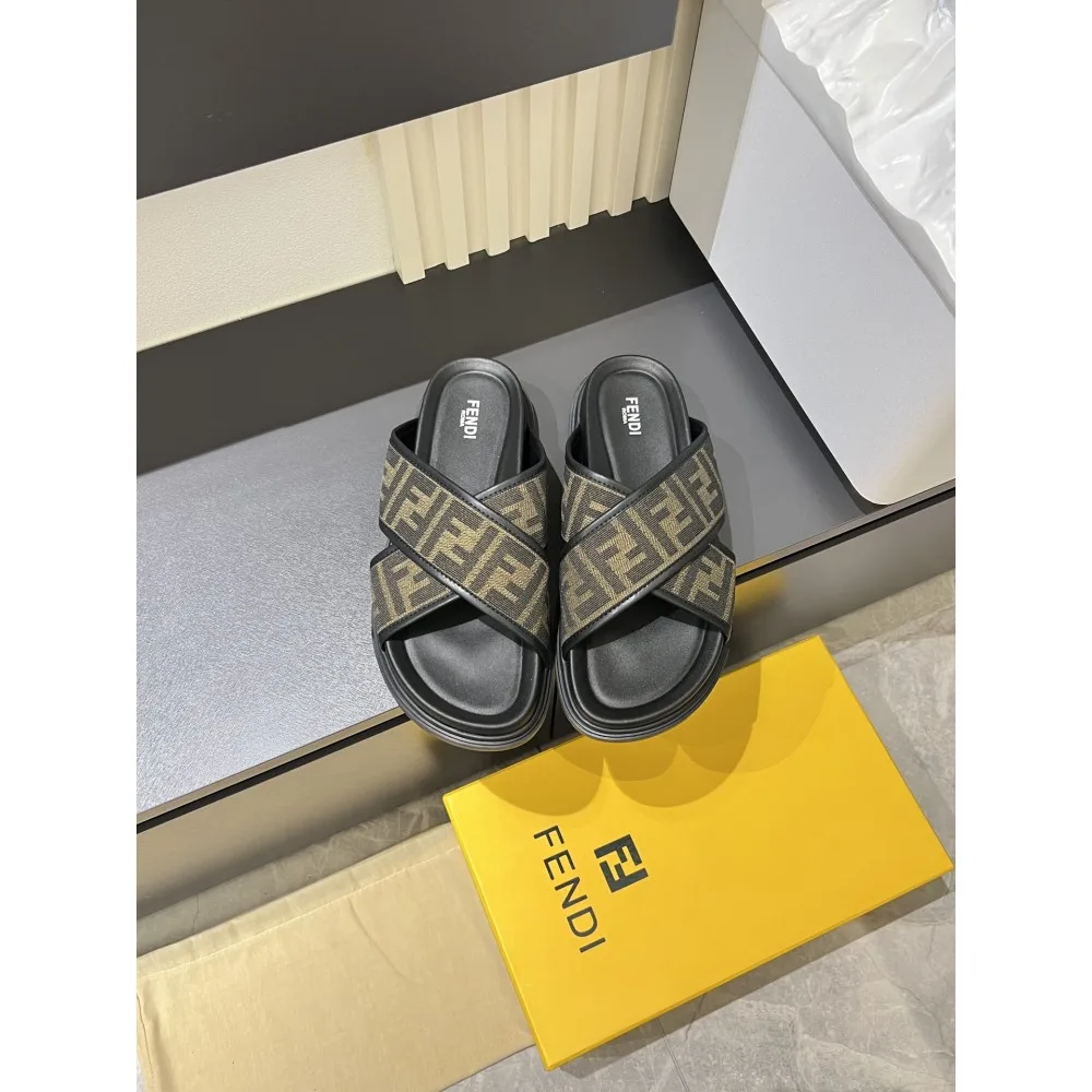 2025SS サンダル FENDI フェンデイ 夏おしゃれを先取り 商品画像 4