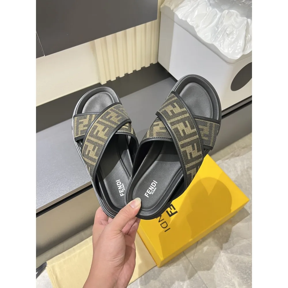 2025SS サンダル FENDI フェンデイ 夏おしゃれを先取り 商品画像 8