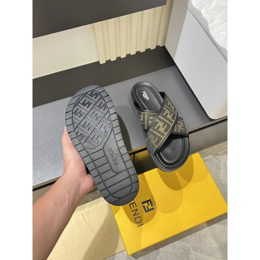 2025SS サンダル FENDI フェンデイ 夏おしゃれを先取り 商品画像 9