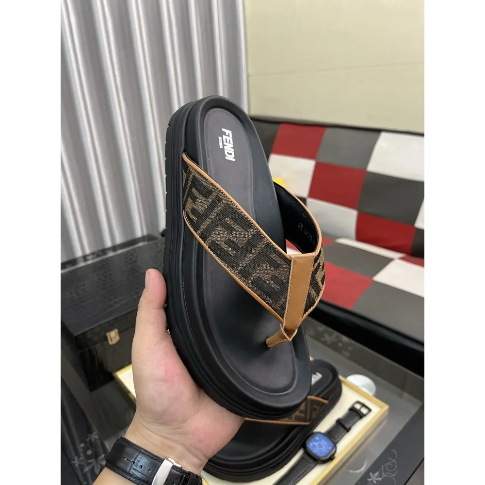 2025SS サンダル FENDI フェンデイ 春夏新作を一気見せ 商品画像 5