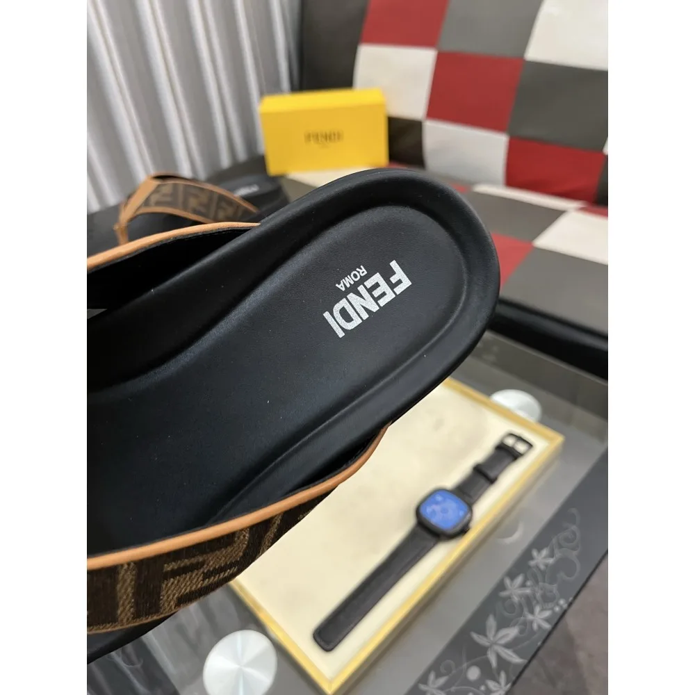 2025SS サンダル FENDI フェンデイ 春夏新作を一気見せ 商品画像 8