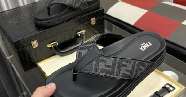 2025SS サンダル FENDI フェンデイ 春夏新作を一気見せ 商品画像 11