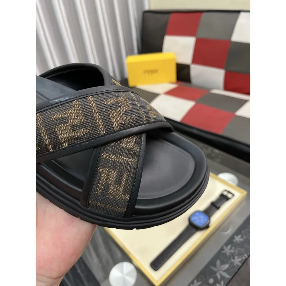 2025SS サンダル FENDI フェンデイ 春夏の最新トレンド 商品画像 6