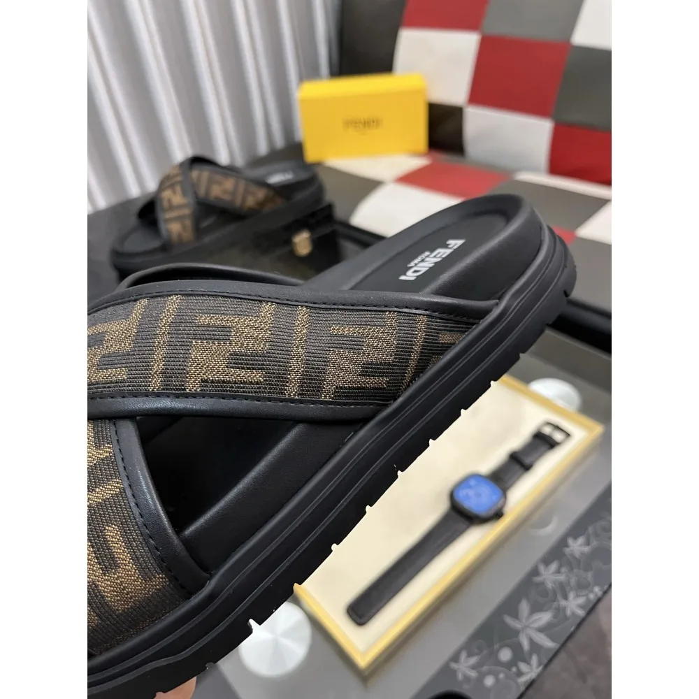 2025SS サンダル FENDI フェンデイ 春夏の最新トレンド 商品画像 7