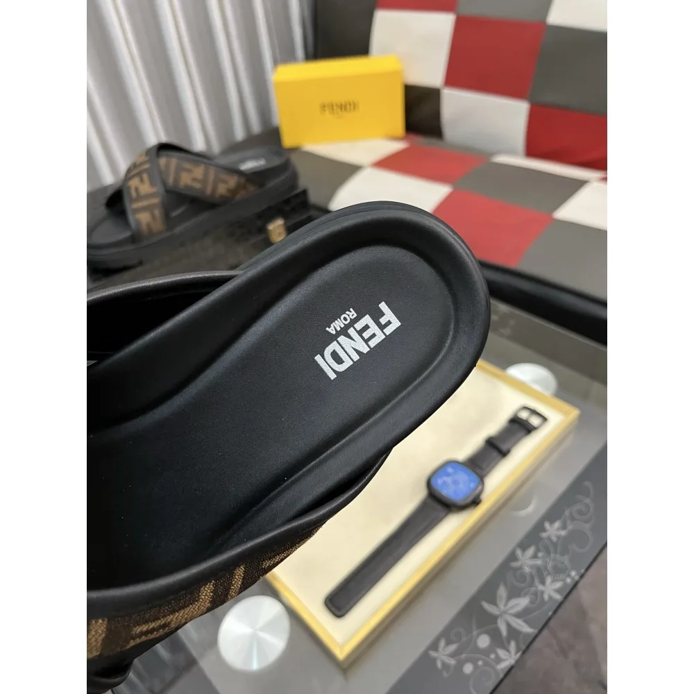 2025SS サンダル FENDI フェンデイ 春夏の最新トレンド 商品画像 8