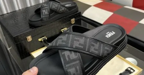 2025SS サンダル FENDI フェンデイ 春夏の最新トレンド 商品画像 11