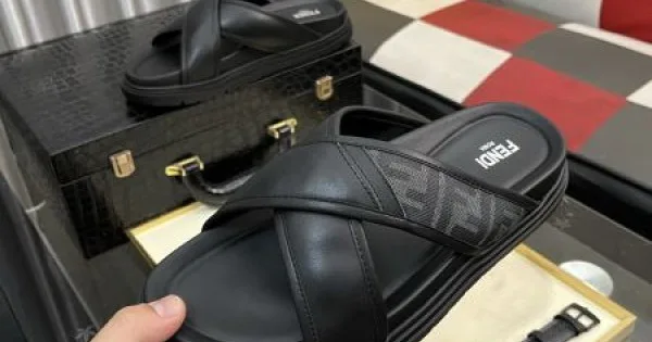 2025SS サンダル FENDI フェンデイ 今年流の人気コーデ 商品画像 11