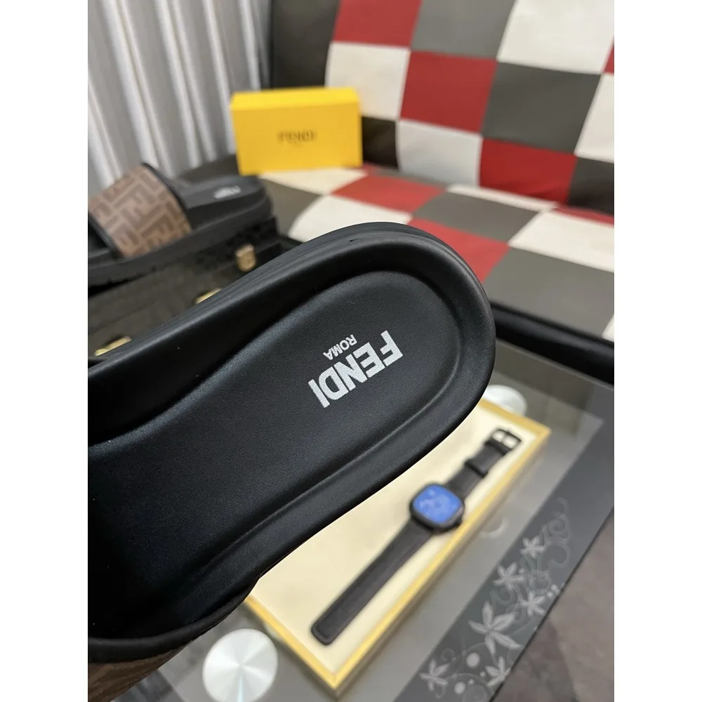 2025SS サンダル FENDI フェンデイ 毎シーズン活躍する 商品画像 8