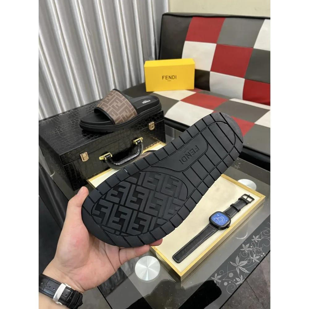 2025SS サンダル FENDI フェンデイ 毎シーズン活躍する 商品画像 9