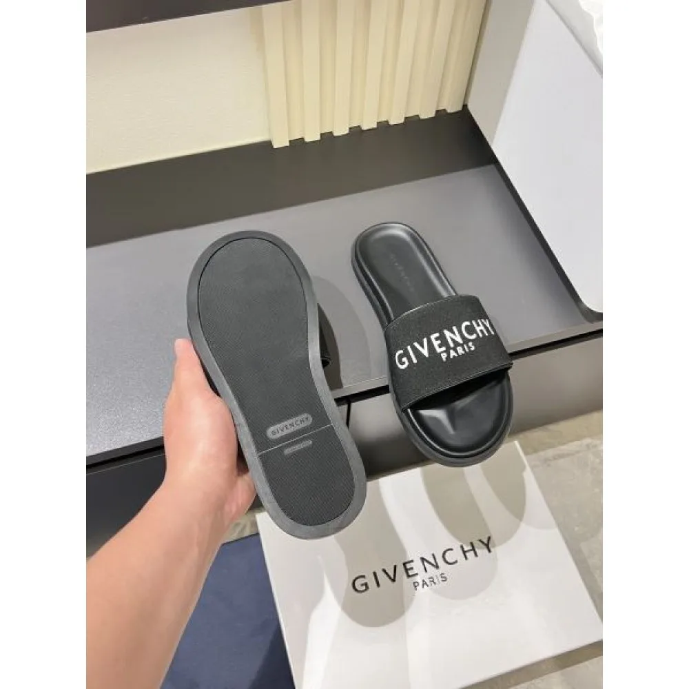GIVENCHY ジバンシィ 2025SS 日本でも大人気のモデル メンズ用 サンダル 商品画像 9