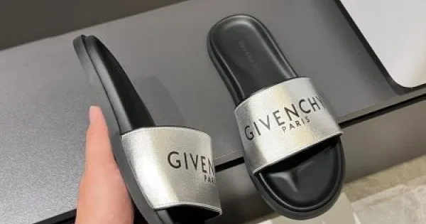 GIVENCHY ジバンシィ 2025SS 日本でも大人気のモデル メンズ用 サンダル 商品画像 11
