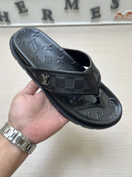 LOUIS VUITTON ルイヴィトン 2025SS 品良くおしゃれ メンズ用 サンダル 商品画像 10