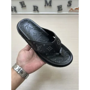 LOUIS VUITTON ルイヴィトン 2025SS 人気定番大人気 メンズ用 サンダル 商品画像 1