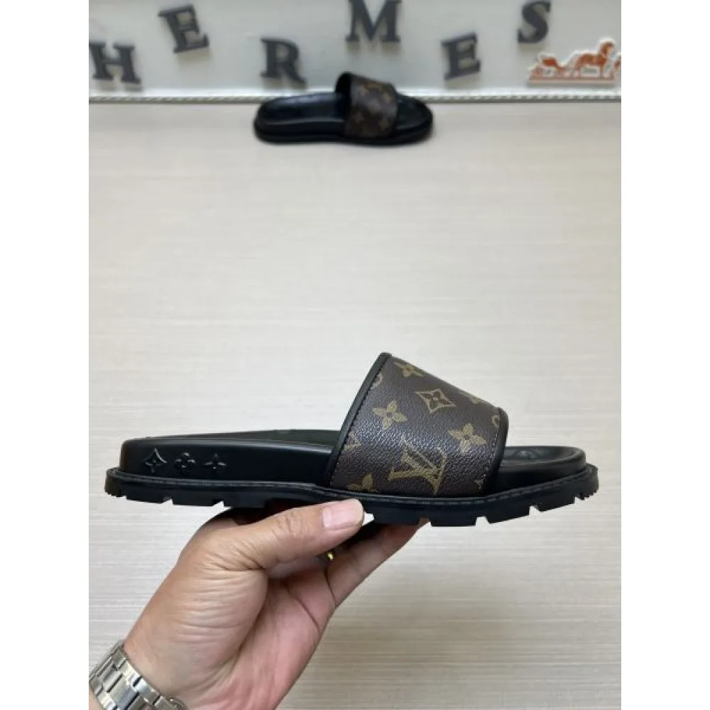 LOUIS VUITTON ルイヴィトン 2025SS 春夏期間大活躍 メンズ用 サンダル 商品画像 5