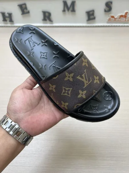 LOUIS VUITTON ルイヴィトン 2025SS 春夏期間大活躍 メンズ用 サンダル 商品画像 10