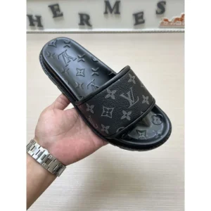 LOUIS VUITTON ルイヴィトン 2025SS 春夏の新作登場 メンズ用 サンダル 商品画像 1
