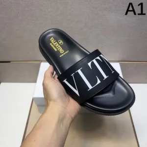 VALENTINO ヴァレンティノ 2025SS VIP価格海外発 メンズ用 サンダル 商品画像 1