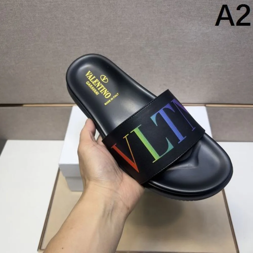 VALENTINO ヴァレンティノ 2025SS VIP価格海外発 メンズ用 サンダル 商品画像 2