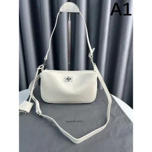 2025SS ショルダーバッグ BALENCIAGA バレンシアガ ファッション感が満点 商品画像 1