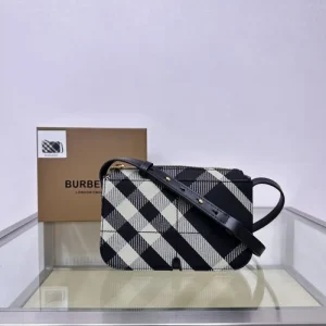 2025SS ショルダーバッグ BURBERRY バーバリー 限定品 人気No.1 商品画像 1