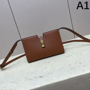 2025SS ショルダーバッグ CELINE セリーヌ ファッションブランド 商品画像 1