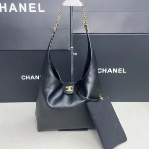 2025SS ショルダーバッグ CHANEL シャネル 定番のストリートスタイル 商品画像 1