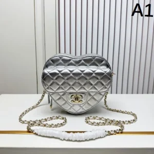 CHANEL シャネル 2025FW 新作 高品質ショルダーバッグ レディース 大人女子におすすめ 商品画像 1