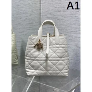 2025SS トートバッグ DIOR ディオール セレブや芸能人からも愛用 商品画像 1