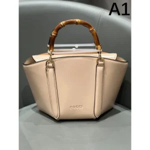 2025SS トートバッグ GUCCI グッチ 毎シーズン存在感のある 商品画像 1