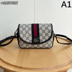 2025SS ショルダーバッグ GUCCI グッチ 雑誌も街も人気アイテム 商品画像 1