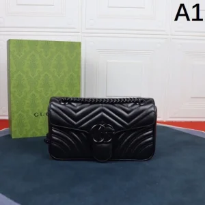 2025SS ショルダーバッグ GUCCI グッチ 先シーズンに引き続き新品 商品画像 1